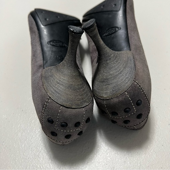 TOD’S Debbie Button Suede Leather Heels - Picture 12 of 13